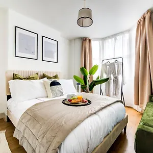  Apartment Heart Of Hackney - 2bed Garden Flat Sleeps 6